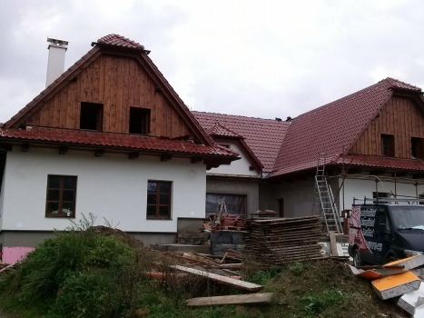 Tesařské stavby, pokrývačské a  klempířské práce na klíč 