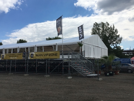 V.I.P. CHILL ZONES - Pronájem palem  - Palm Rentals 