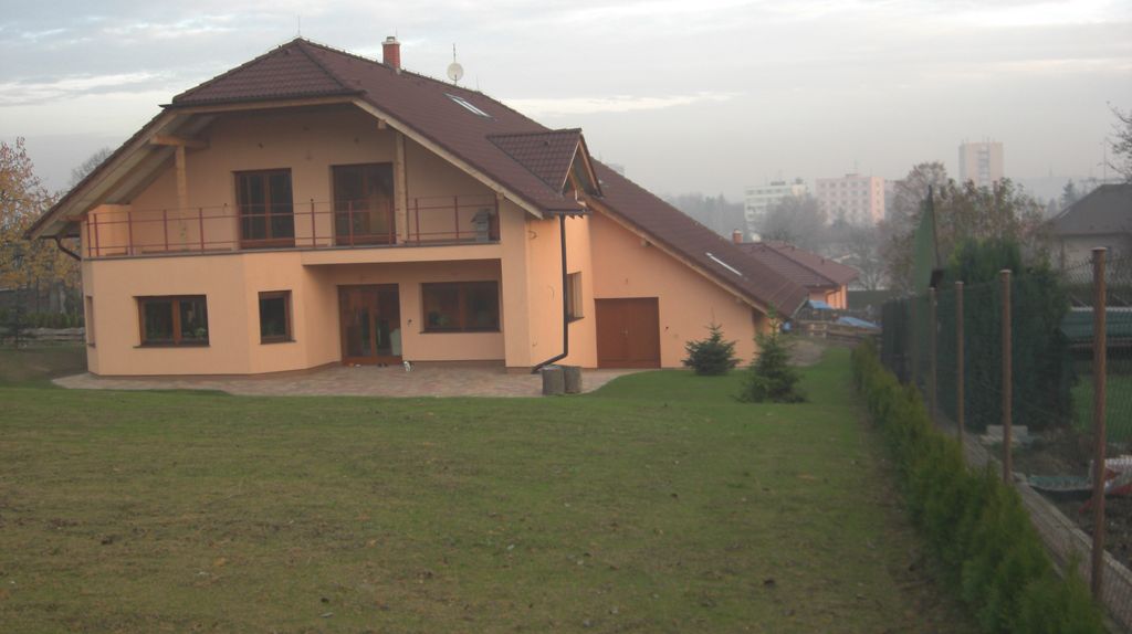 Zahrada - trávník 2008 